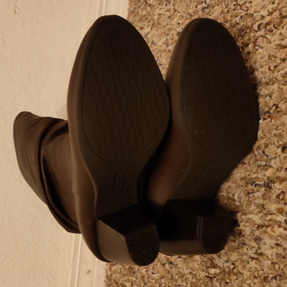 Boots - Picture 4 of 4